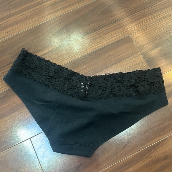 Medium Victoria’s Secret lace trim cotton black hipster - Picture 1 of 4
